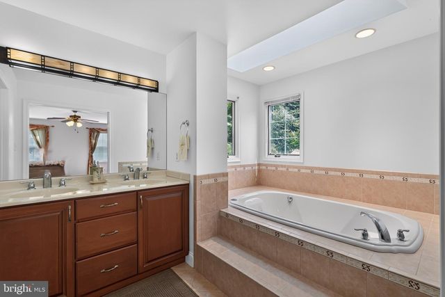 24 AUSPICE CIR, Newark, DE 19711