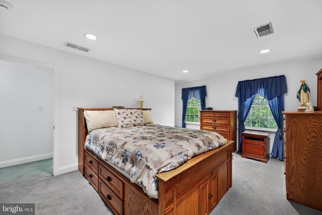 24 AUSPICE CIR, Newark, DE 19711