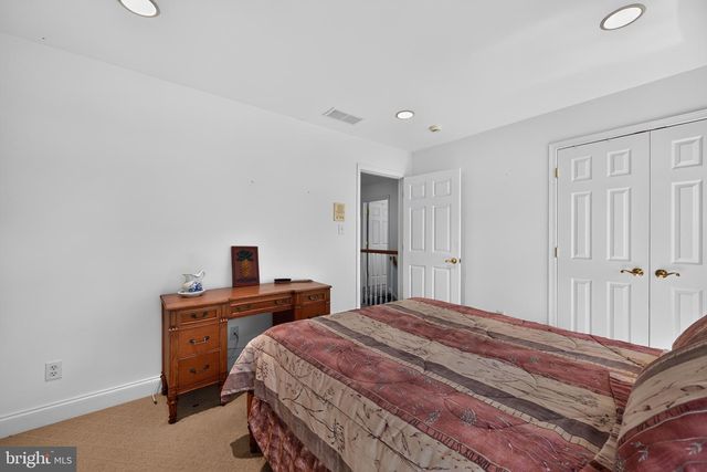 24 AUSPICE CIR, Newark, DE 19711