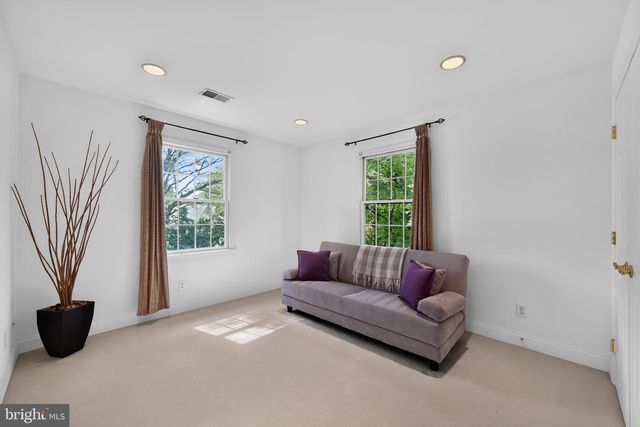 24 AUSPICE CIR, Newark, DE 19711