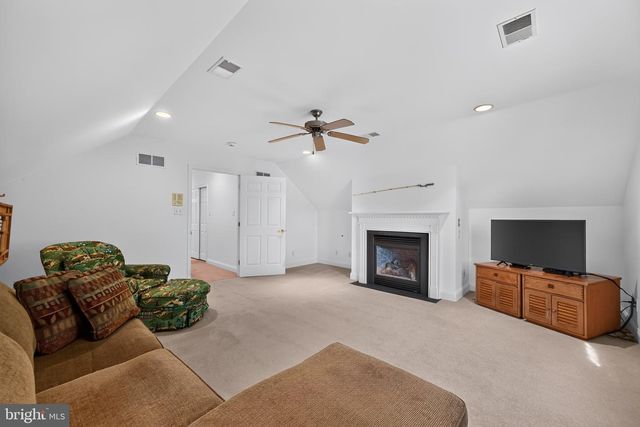 24 AUSPICE CIR, Newark, DE 19711
