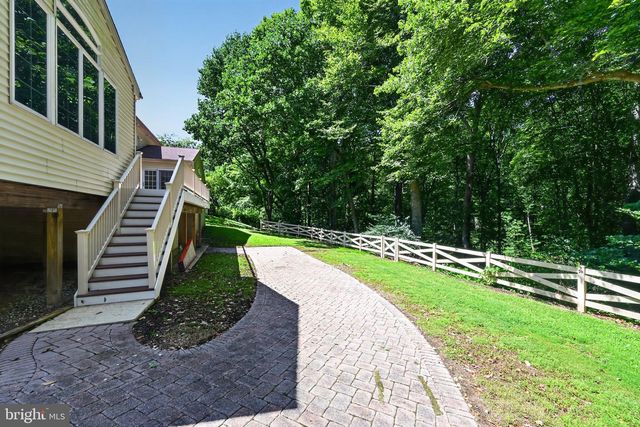 24 AUSPICE CIR, Newark, DE 19711