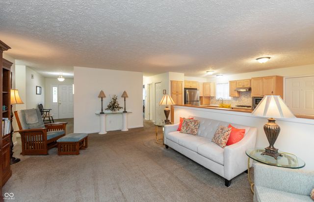 8038 Sydney Lane, Avon, IN 46123