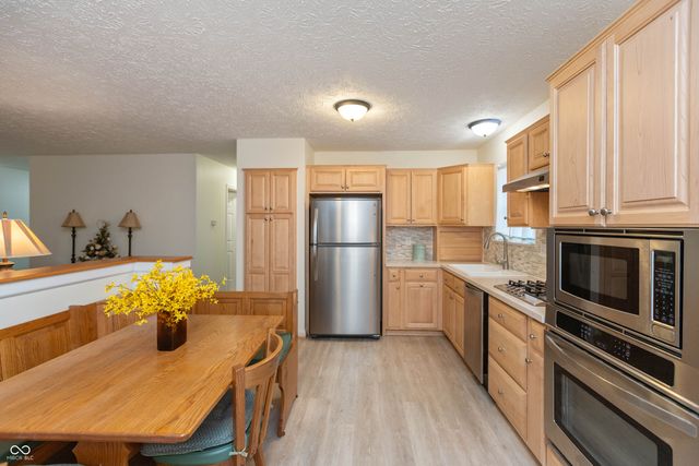 8038 Sydney Lane, Avon, IN 46123