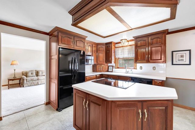 504 SOMERSET DRIVE, Green Bay, WI 54301