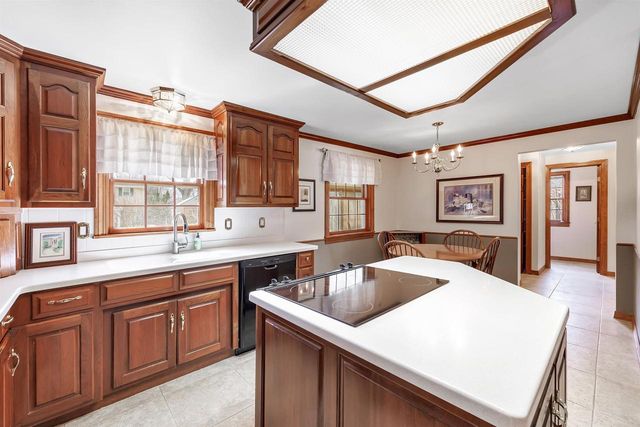 504 SOMERSET DRIVE, Green Bay, WI 54301