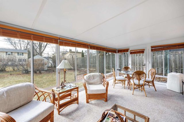 504 SOMERSET DRIVE, Green Bay, WI 54301