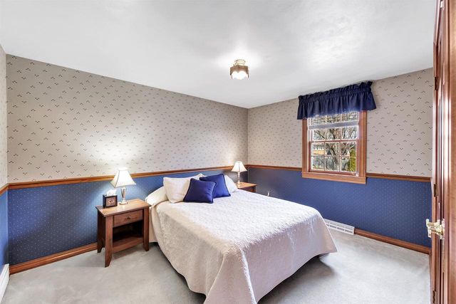 504 SOMERSET DRIVE, Green Bay, WI 54301