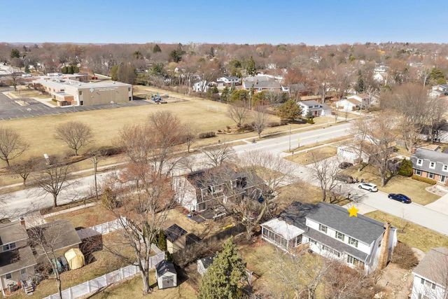 504 SOMERSET DRIVE, Green Bay, WI 54301