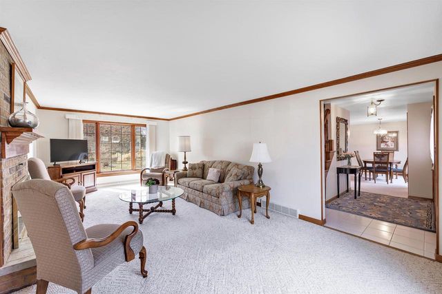 504 SOMERSET DRIVE, Green Bay, WI 54301