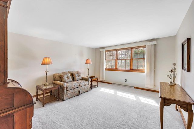 504 SOMERSET DRIVE, Green Bay, WI 54301