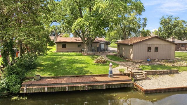 8726 E Mallard Lane, Wilmington, IL 60481