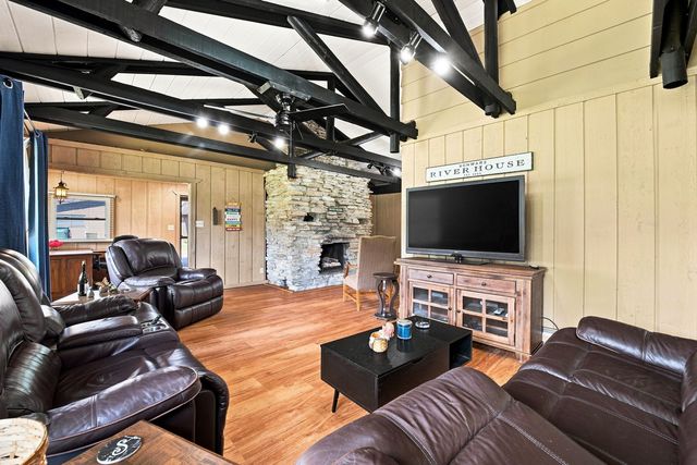 8726 E Mallard Lane, Wilmington, IL 60481