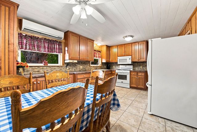 8726 E Mallard Lane, Wilmington, IL 60481