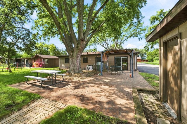 8726 E Mallard Lane, Wilmington, IL 60481