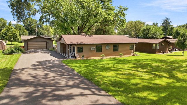 8726 E Mallard Lane, Wilmington, IL 60481
