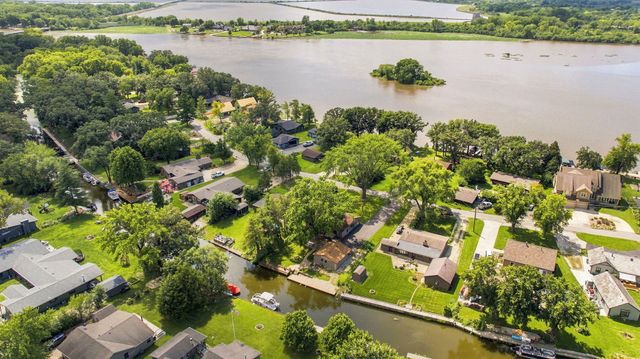 8726 E Mallard Lane, Wilmington, IL 60481