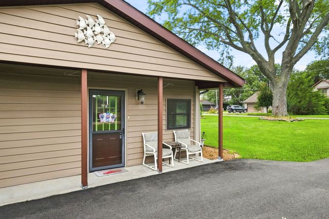 8726 E Mallard Lane, Wilmington, IL 60481