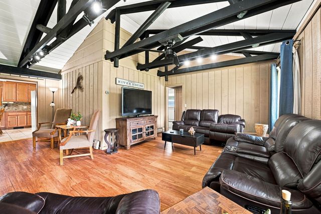 8726 E Mallard Lane, Wilmington, IL 60481