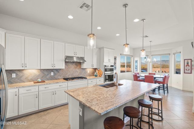 13585 S Rockhouse Canyon Trail, Vail, AZ 85641