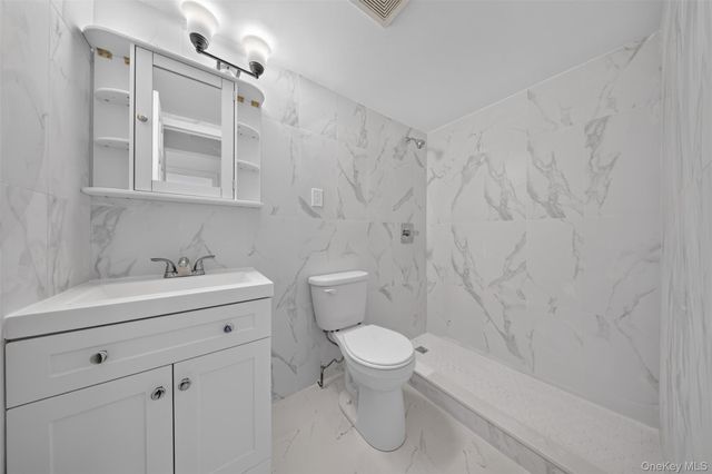 42-11 108 st, Corona, NY 11368