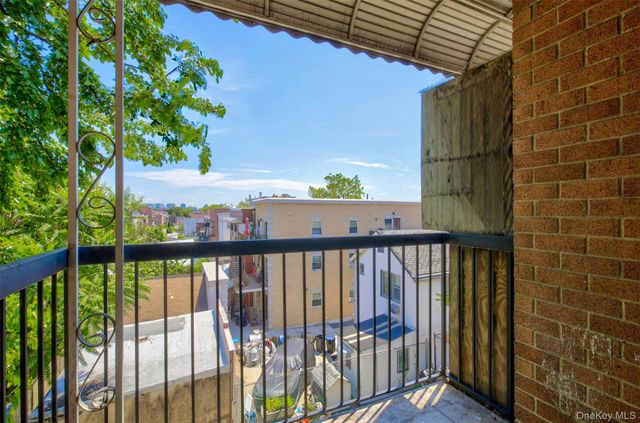42-11 108 st, Corona, NY 11368