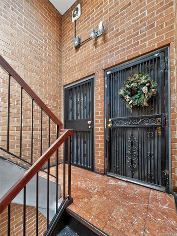 42-11 108 st, Corona, NY 11368