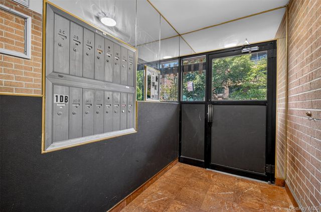42-11 108 st, Corona, NY 11368