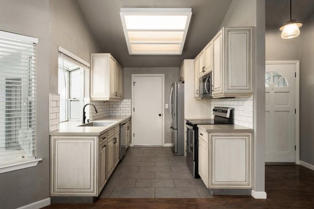 1154 Palo Alto Avenue, Clovis, CA 93612