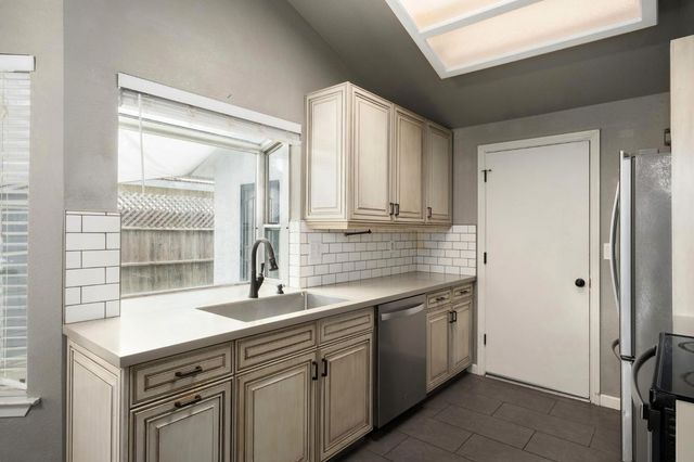 1154 Palo Alto Avenue, Clovis, CA 93612