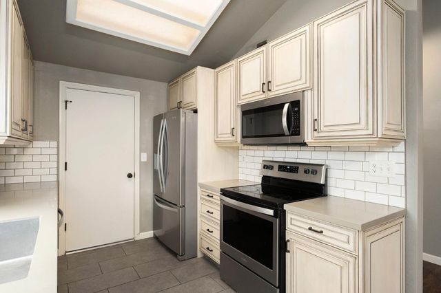 1154 Palo Alto Avenue, Clovis, CA 93612