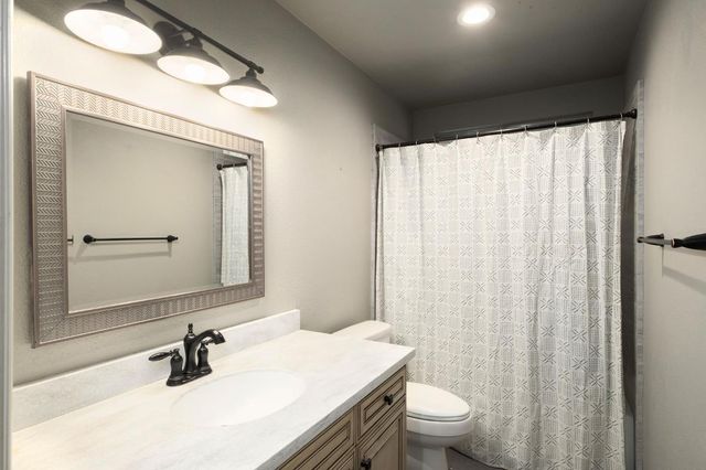 1154 Palo Alto Avenue, Clovis, CA 93612