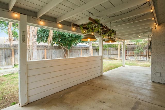 1154 Palo Alto Avenue, Clovis, CA 93612