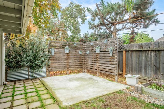 1154 Palo Alto Avenue, Clovis, CA 93612