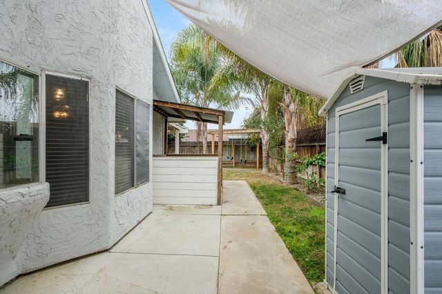 1154 Palo Alto Avenue, Clovis, CA 93612