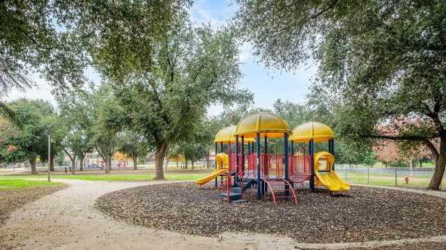 1154 Palo Alto Avenue, Clovis, CA 93612