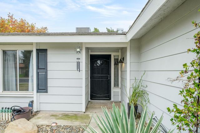 1154 Palo Alto Avenue, Clovis, CA 93612