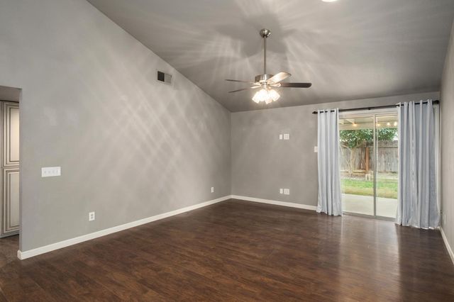 1154 Palo Alto Avenue, Clovis, CA 93612