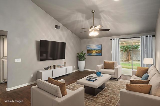 1154 Palo Alto Avenue, Clovis, CA 93612