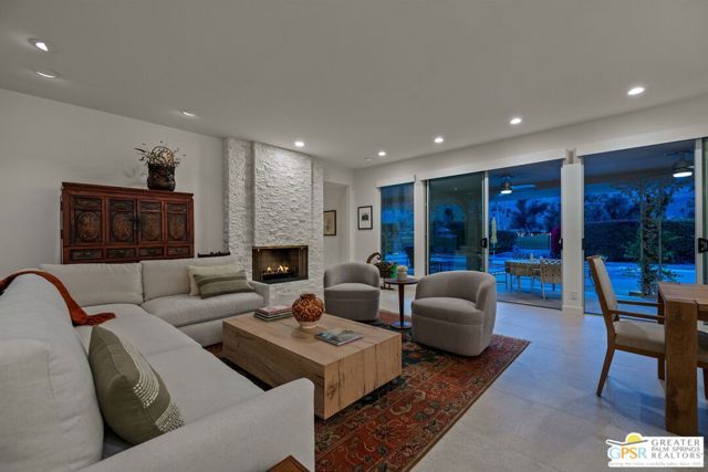 2367 S Yosemite Drive, Palm Springs, CA 92264