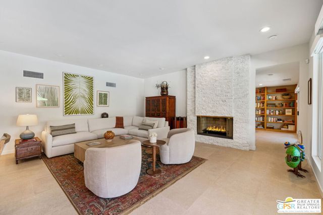 2367 S Yosemite Drive, Palm Springs, CA 92264