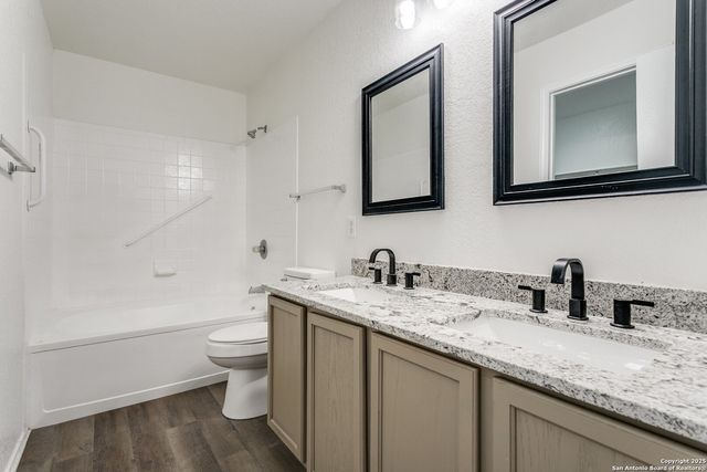 8 Laden, San Antonio, TX 78238