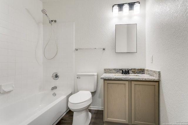 8 Laden, San Antonio, TX 78238