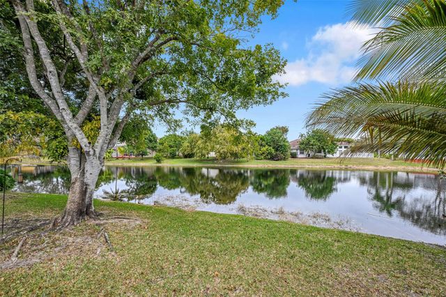 4911 NW 103rd Avenue, Coral Springs, FL 33076