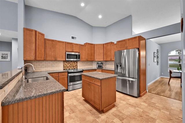 4911 NW 103rd Avenue, Coral Springs, FL 33076