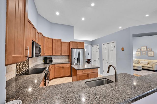 4911 NW 103rd Avenue, Coral Springs, FL 33076