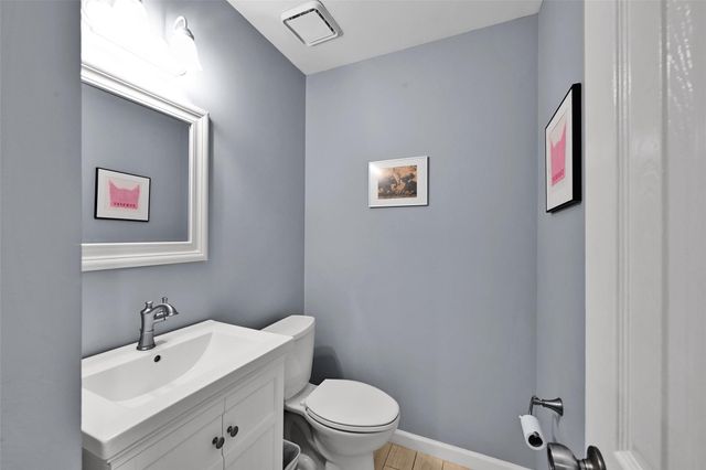 4911 NW 103rd Avenue, Coral Springs, FL 33076