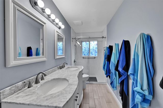 4911 NW 103rd Avenue, Coral Springs, FL 33076