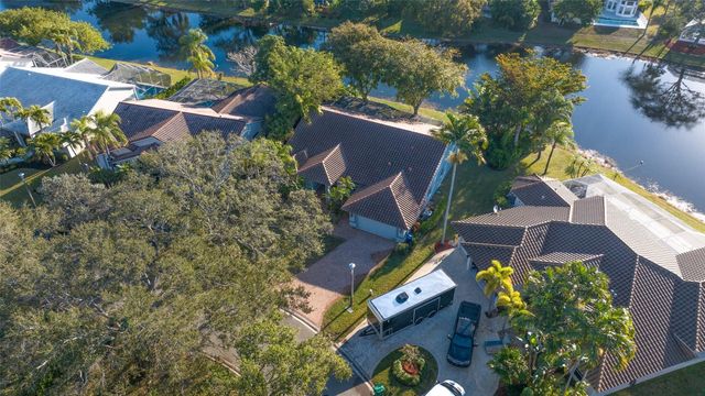 4911 NW 103rd Avenue, Coral Springs, FL 33076