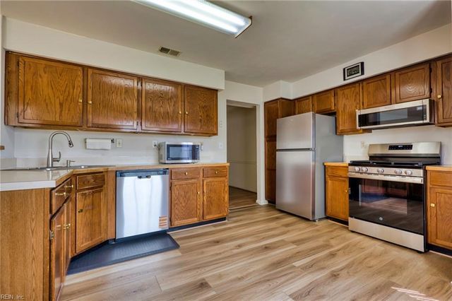 5617 Seven Pines WAY, Virginia Beach, VA 23464